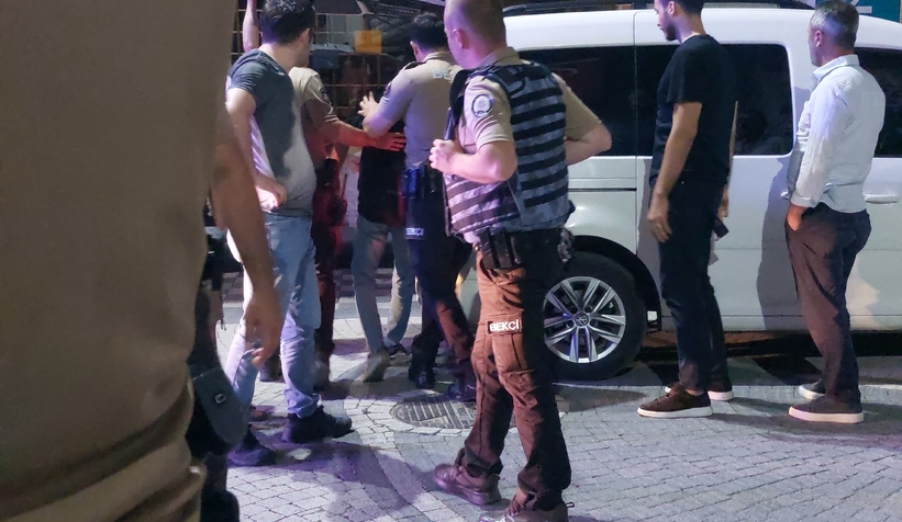akyazi-da-gerilim-dolu-dakikalar-polis-ikna-edip-genci-kurtardir2hfqzuxcg