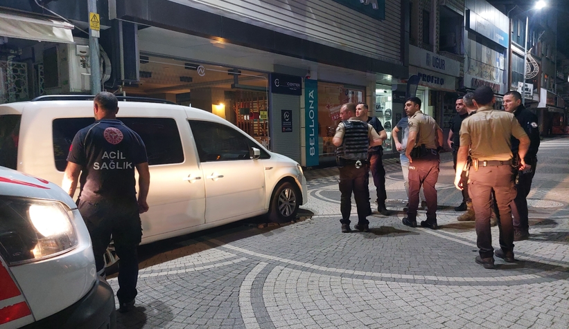 akyazi-da-gerilim-dolu-dakikalar-polis-ikna-edip-genci-kurtardir2hfqzuxcg