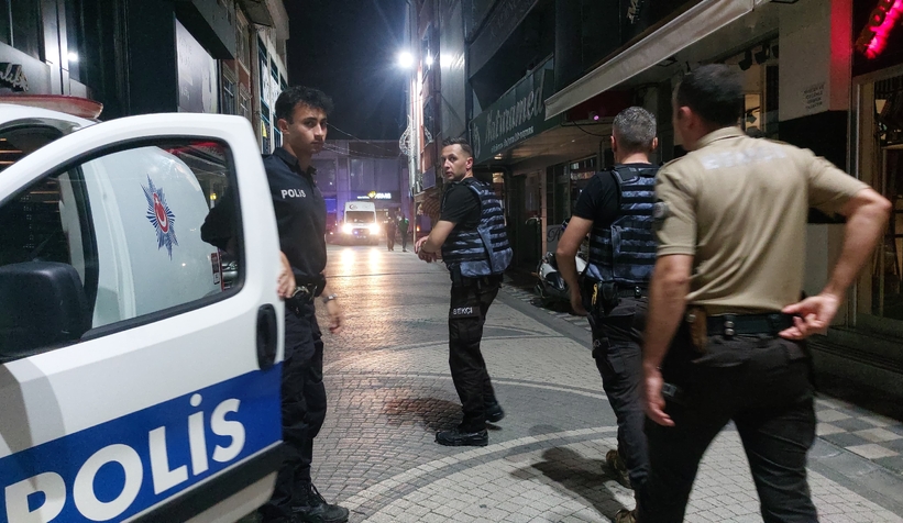 akyazi-da-gerilim-dolu-dakikalar-polis-ikna-edip-genci-kurtardir2hfqzuxcg