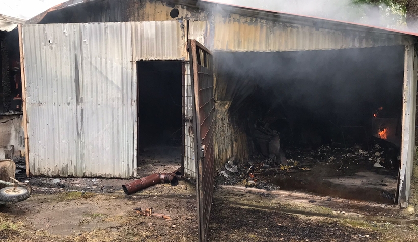 Akyazı'da gurbetçinin evi yandı