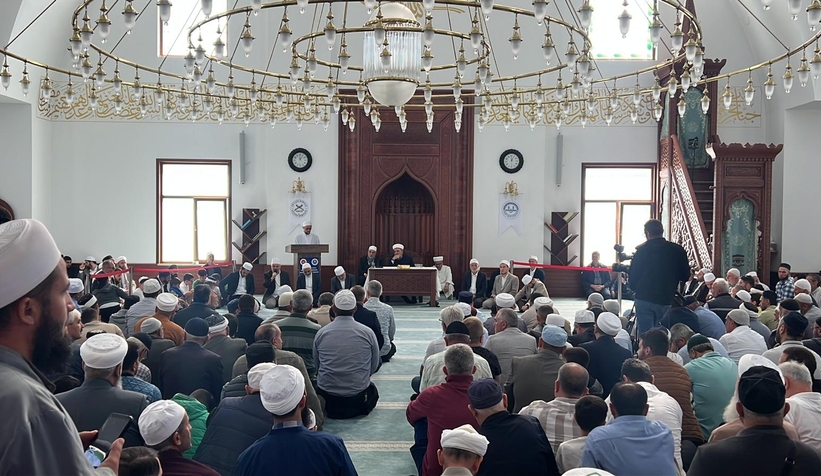 Akyazı'da hafızlığı tamamlayan 39 öğrenci için icazet programı