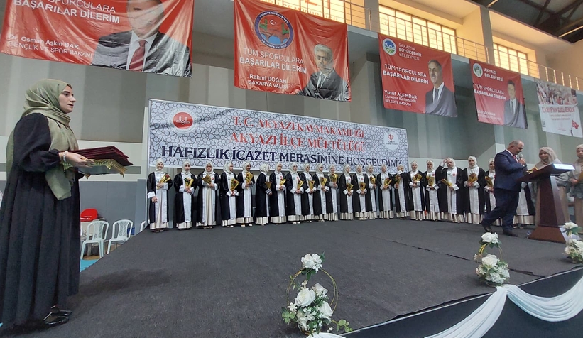 akyazi-da-hafizlik-icazet-merasimiexqyodvjct