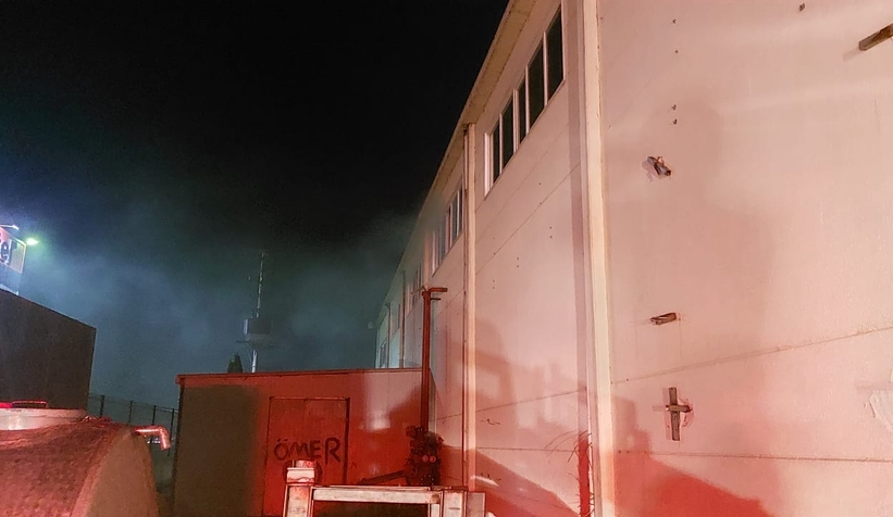 Akyazı'da halı fabrikasında yangın