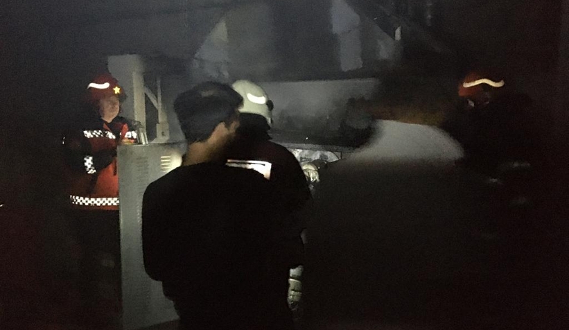 Akyazı'da halı fabrikasında yangın