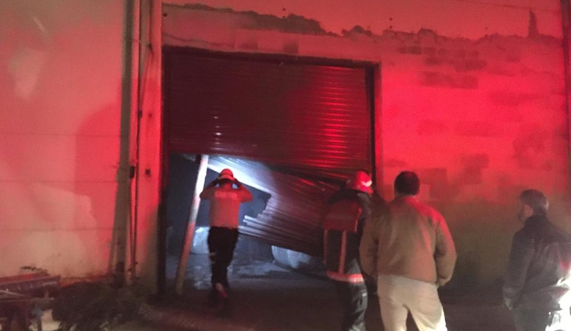 Akyazı'da halı fabrikasında yangın