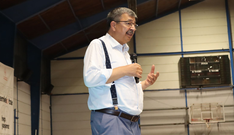 Akyazı'da Hayati İnanç'la Gençlik Buluşması