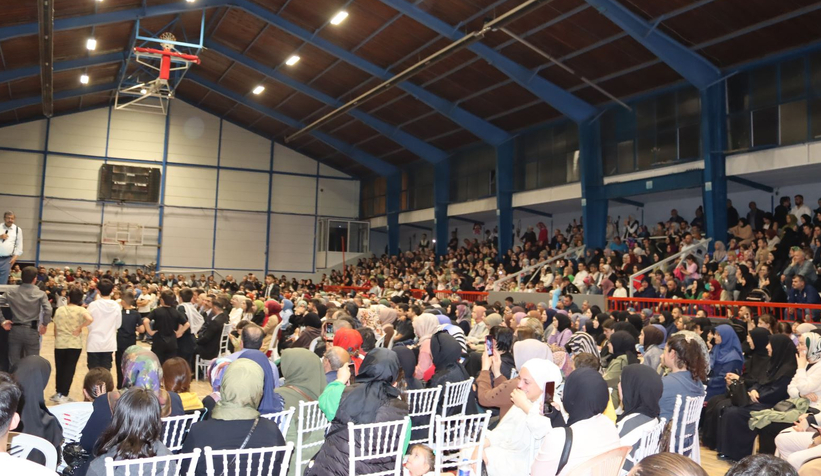 Akyazı'da Hayati İnanç'la Gençlik Buluşması