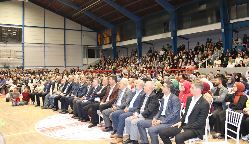 Akyazı'da Hayati İnanç'la Gençlik Buluşması