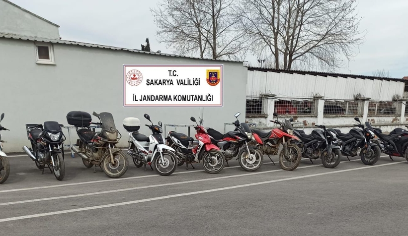 Akyazı'da hırsızlık çetesine operasyon 9 gözaltı