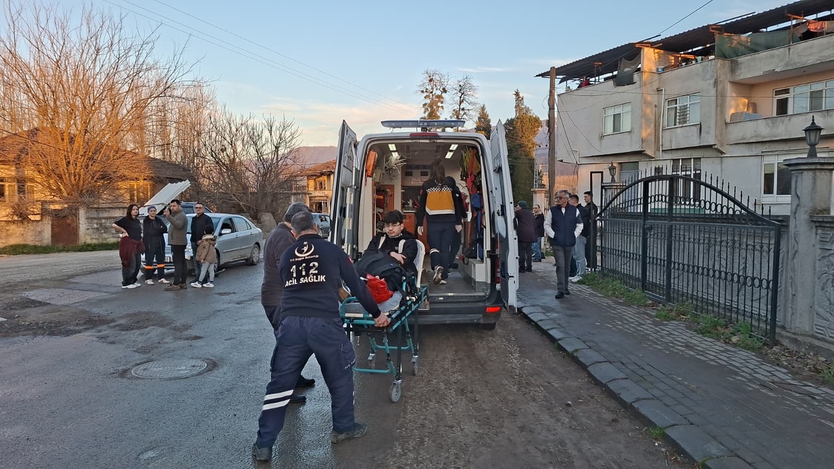 Akyazı'da iftar saati kaza: 1 yaralı