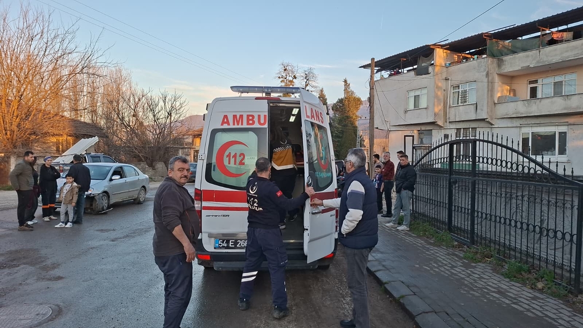 Akyazı'da iftar saati kaza: 1 yaralı