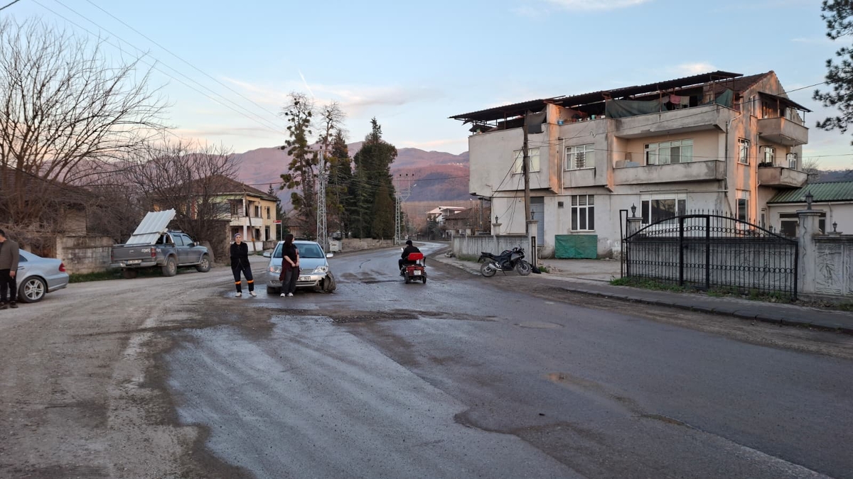 Akyazı'da iftar saati kaza: 1 yaralı