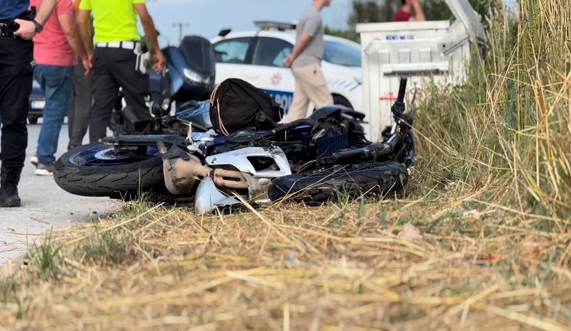 akyazi-da-kamyonet-ile-motosiklet-carpisti-1-agir-yaralinlf1nkfqnl
