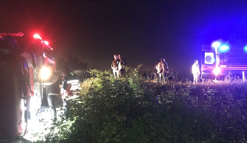 Akyazı'da sürücüsü kalp krizi geçiren tır devrildi