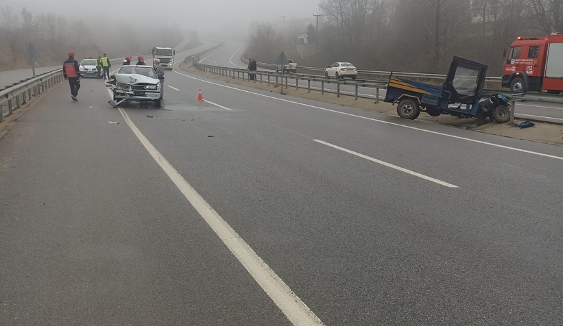 Akyazı'da kaza: 2 yaralı