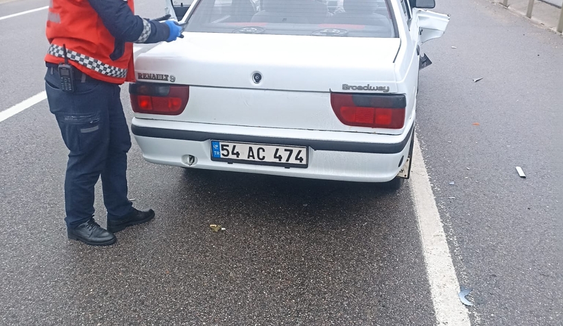 Akyazı'da kaza: 2 yaralı