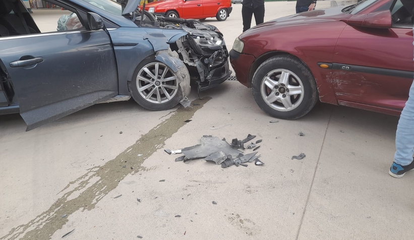 Akyazı'da kaza: 2 yaralı