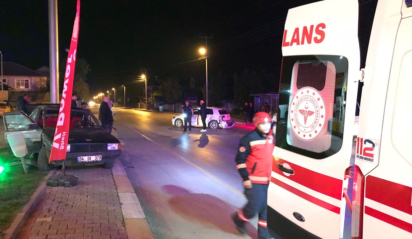 Akyazı'da kaza: 4 Yaralı