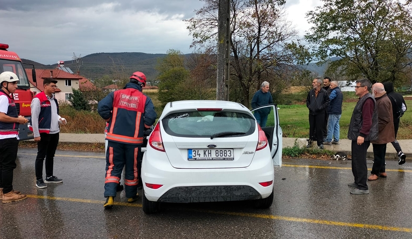 Akyazı'da kaza: 6 yaralı