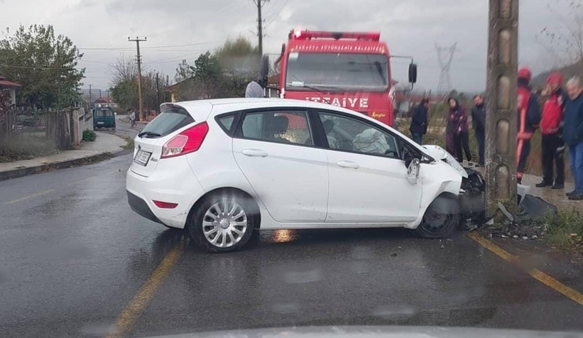 Akyazı'da kaza: 6 yaralı