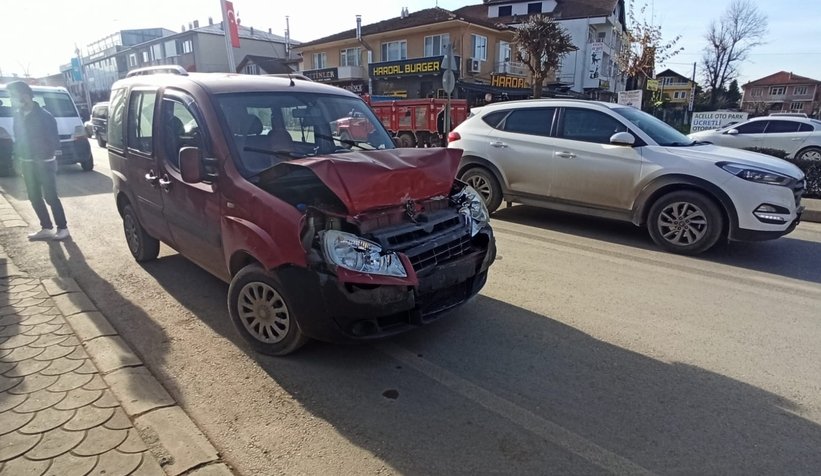 Akyazı'da kaza anı kamerada