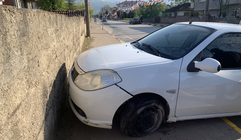 Akyazı'da kaza anı kameraya yansıdı