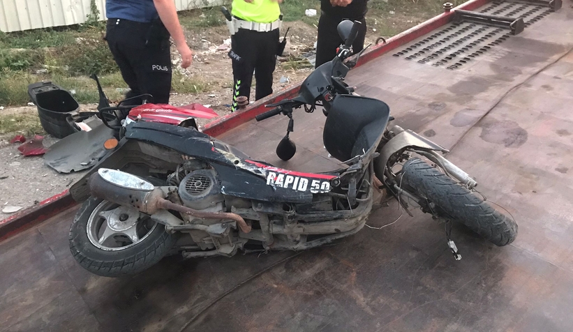 akyazi-da-kaza-otomobil-ile-motosikletin-carpismasi-sonucu-1-kisi-yaralandivk9bwmgxnx