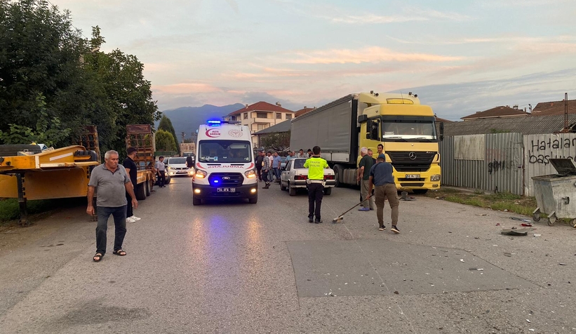 akyazi-da-kaza-otomobil-ile-motosikletin-carpismasi-sonucu-1-kisi-yaralandivk9bwmgxnx