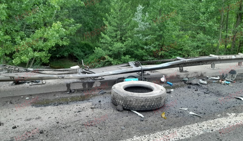 Akyazı'da Kaza Tır Dereye Uçtu 1 Yaralı