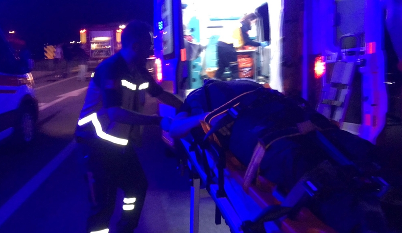 İki otomobilin çarpıştığı kazada 1 kişi öldü, 4 kişi ağır yaralandı