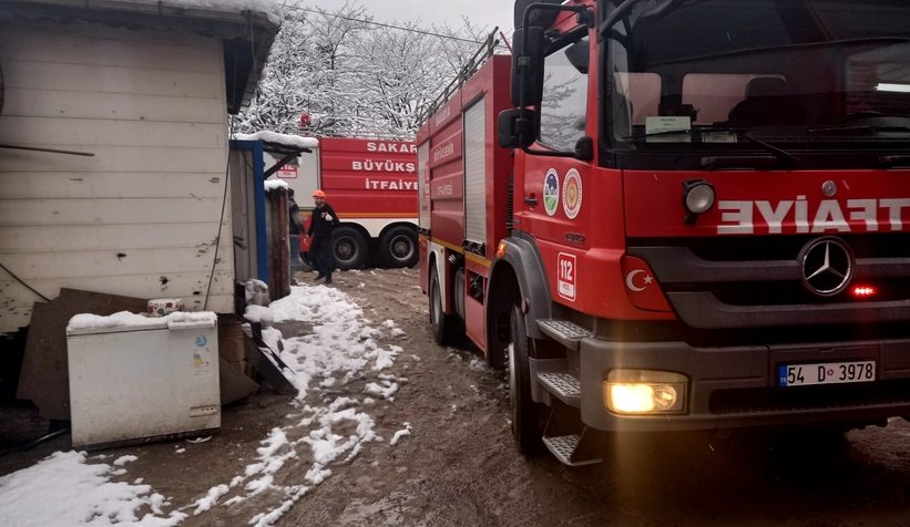 Akyazı'da kereste atölyesinde yangın