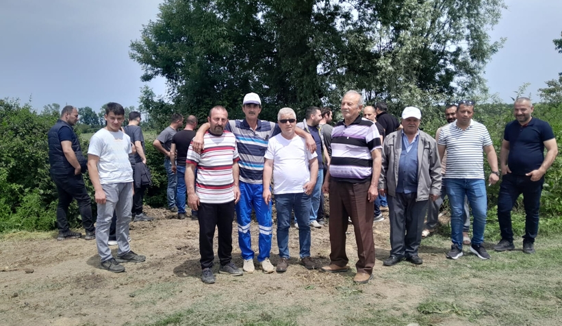 akyazi-da-kokudan-bikan-vatandaslar-kanali-toprakla-doldurduyuzlwu9zuh