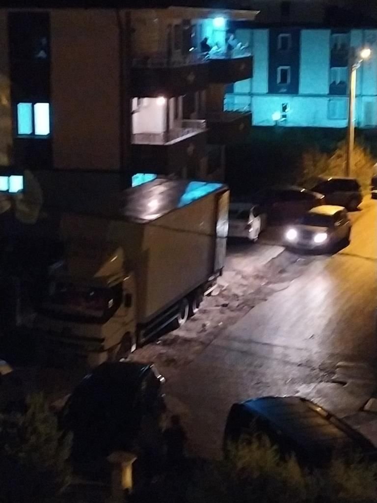 Akyazı'da KOM'dan depo ve kamyona baskın