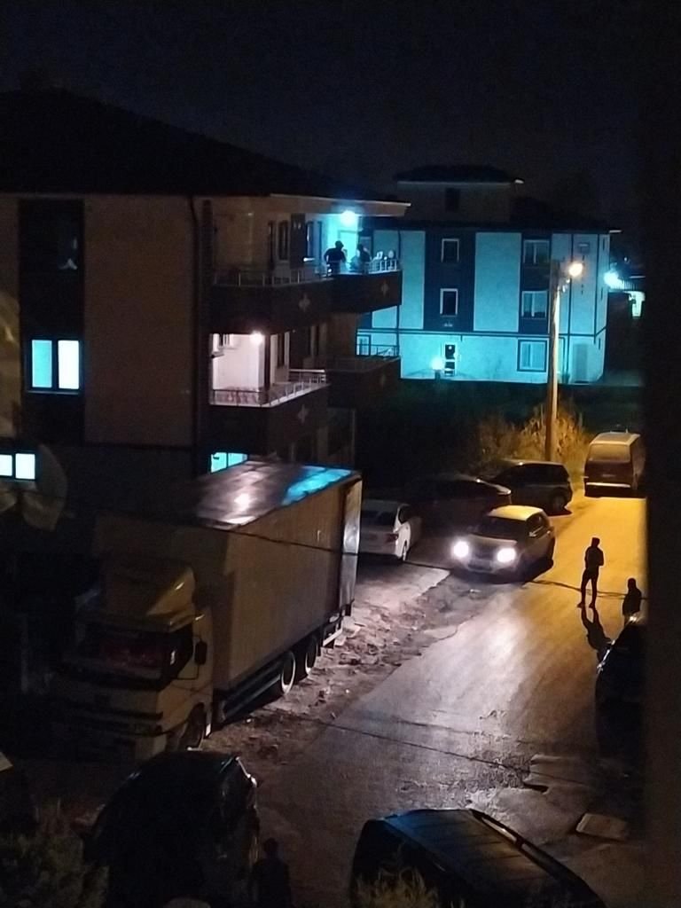 Akyazı'da KOM'dan depo ve kamyona baskın