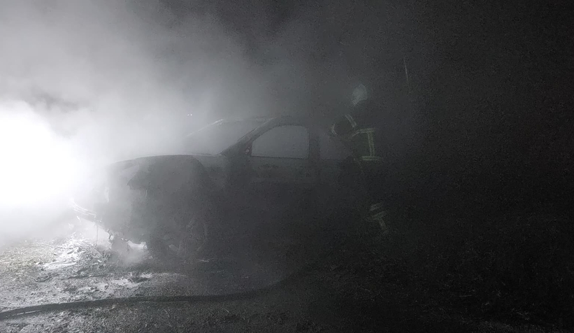 akyazi-da-korku-dolu-anlar-araci-atese-verdilerekk2mgu4ch