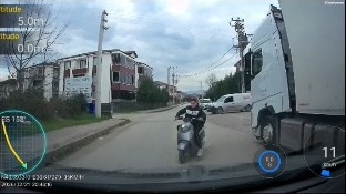 Akyazı'da korkutan kaza kamerada