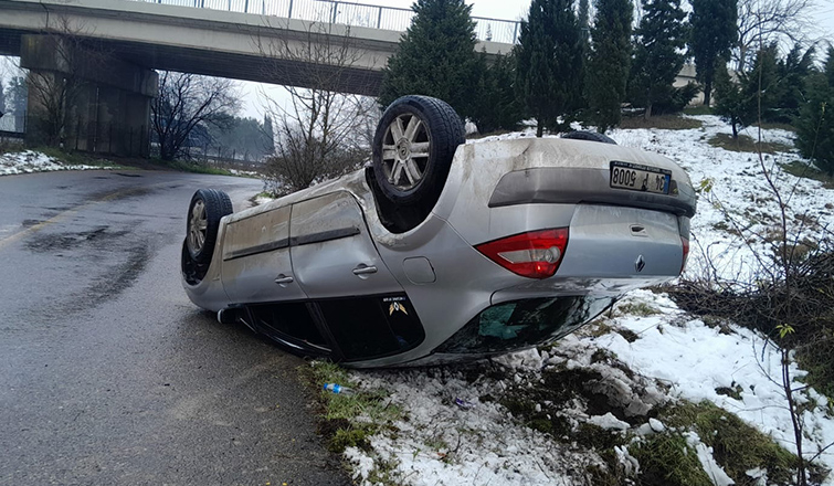 Akyazı'da korkutan kaza