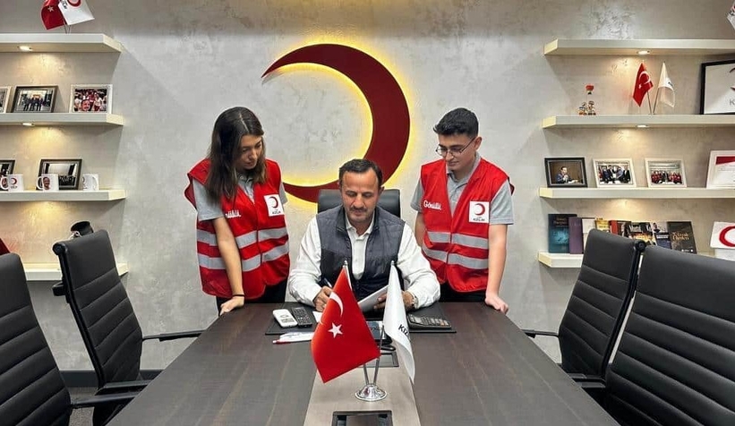 Akyazı'da lise öğrencileri bağış kampanyası düzenledi