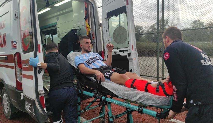 Akyazı'da maçta sakatlanan oyuncular hastaneye kaldırıldı