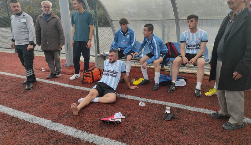 Akyazı'da maçta sakatlanan oyuncular hastaneye kaldırıldı