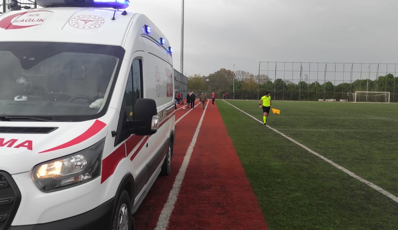 Akyazı'da maçta sakatlanan oyuncular hastaneye kaldırıldı