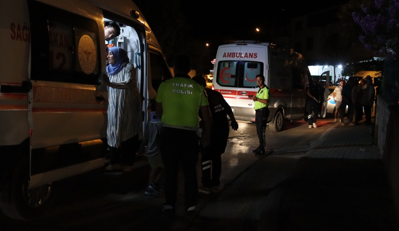 Akyazı'da motosiklet kazası: 3 yaralı