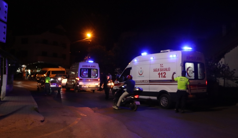 Akyazı'da motosiklet kazası: 3 yaralı