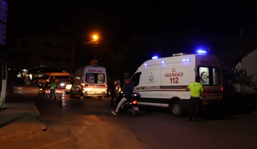 Akyazı'da motosiklet kazası: 3 yaralı