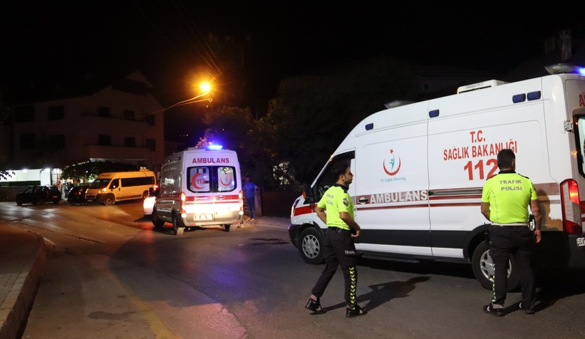 Akyazı'da motosiklet kazası: 3 yaralı