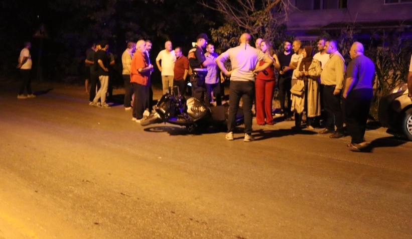 akyazi-da-motosiklet-yayalara-carpti-3-yaralinkvkskfvm0