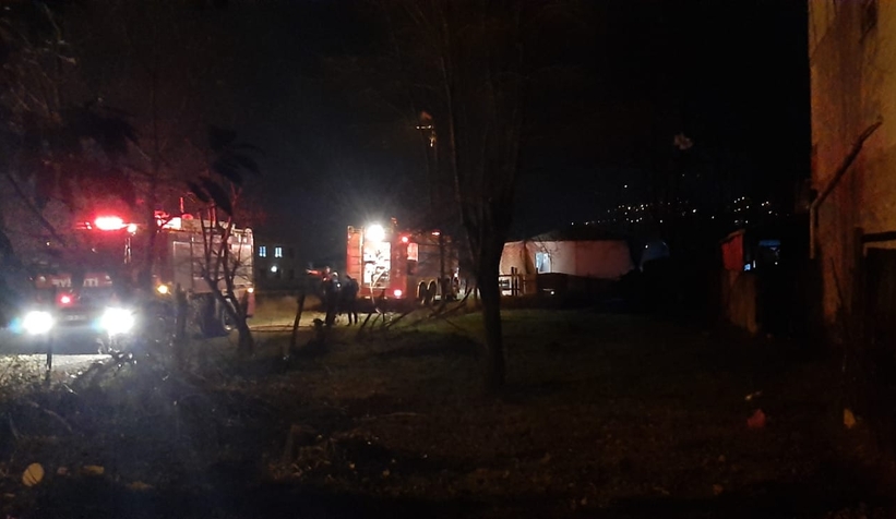 Akyazı'da odunluk yandı