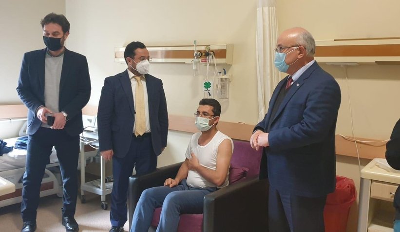 akyazi-da-ogretmenlerin-asilanmasina-baslandimxfmcxermn