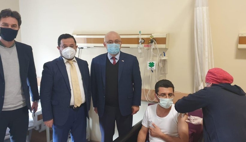 akyazi-da-ogretmenlerin-asilanmasina-baslandimxfmcxermn