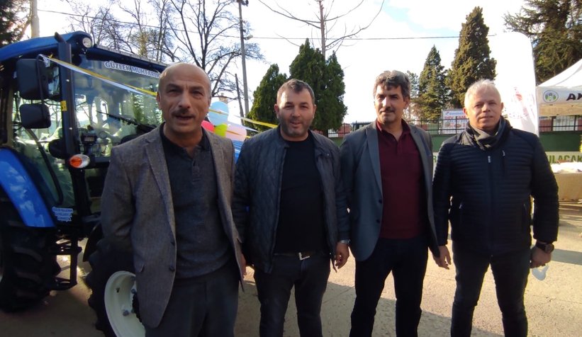 Akyazı'da orman köylülerine hibe destekli 10 traktör verildi
